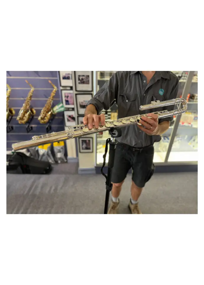 Consignment Pearl Bass Flute 305 & Playing Stand